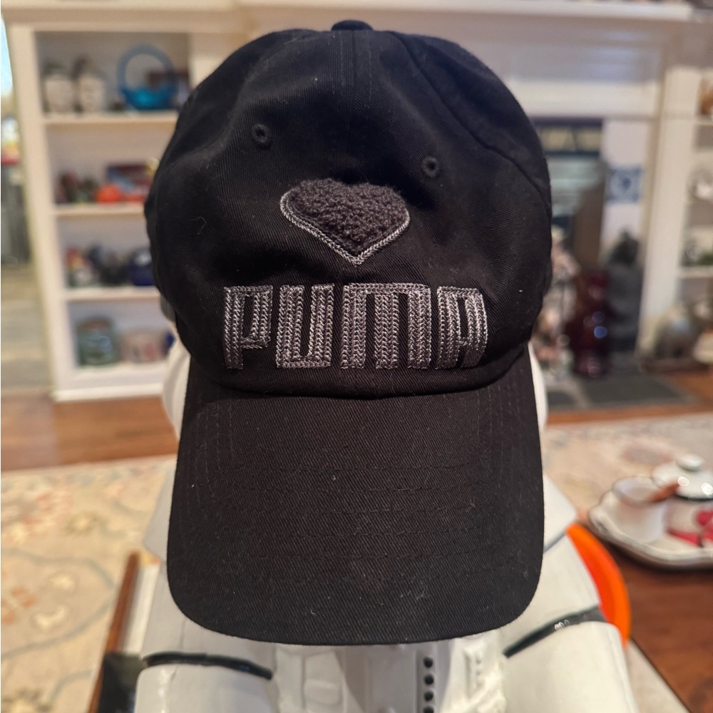 Puma Black Cap with Gray Logo❤️ - Picture 1 of 4